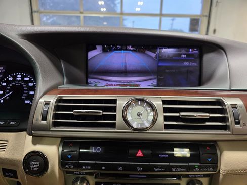 Used 2013 Lexus LS 460 w/ Comfort Pkg RWD image 31