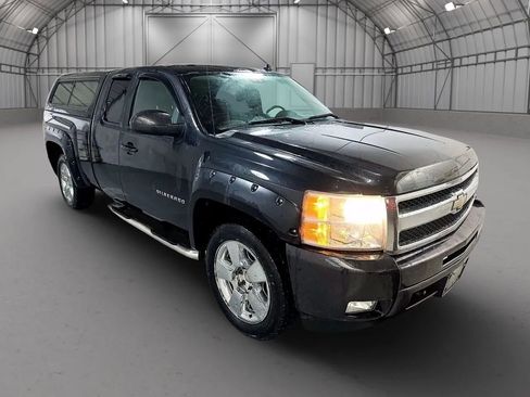 Used 2010 Chevrolet Silverado 1500 LTZ AWD/4WD image 2