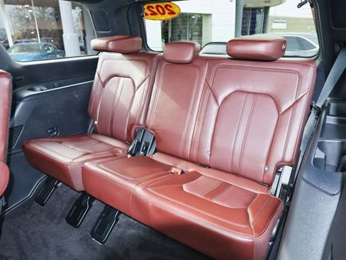 Used 2022 Ford Expedition Limited AWD/4WD image 25