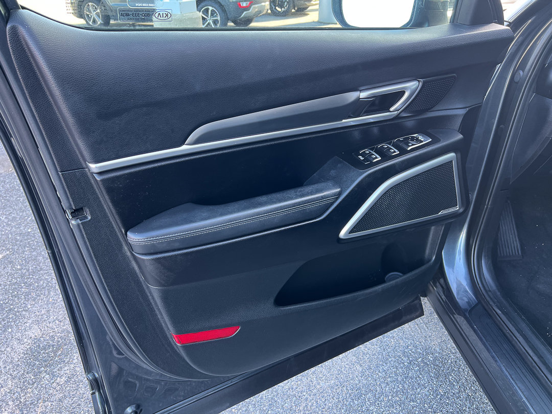 Used 2020 Kia Telluride LX AWD/4WD image 18