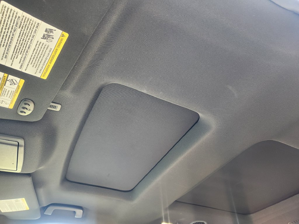 Used 2018 Ford Explorer XLT w/ Equipment Group 202A FWD image 20