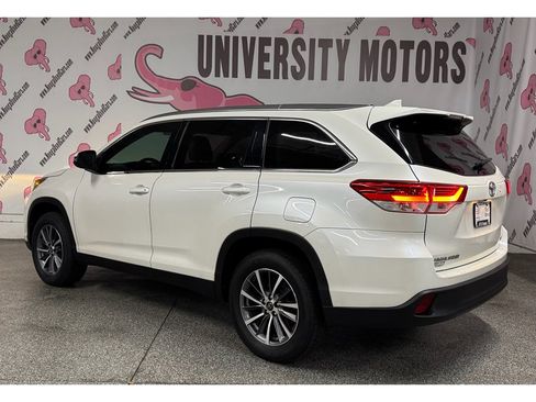 Used 2019 Toyota Highlander XLE image 12