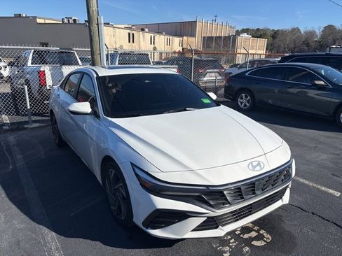 Used 2024 Hyundai Elantra SEL w/ Convenience Package image 1