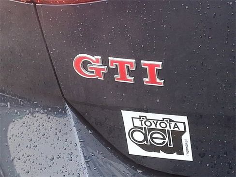 Used 2016 Volkswagen GTI SE image 30