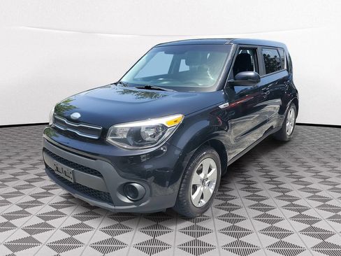 Used 2017 Kia Soul w/ Convenience Package FWD image 3