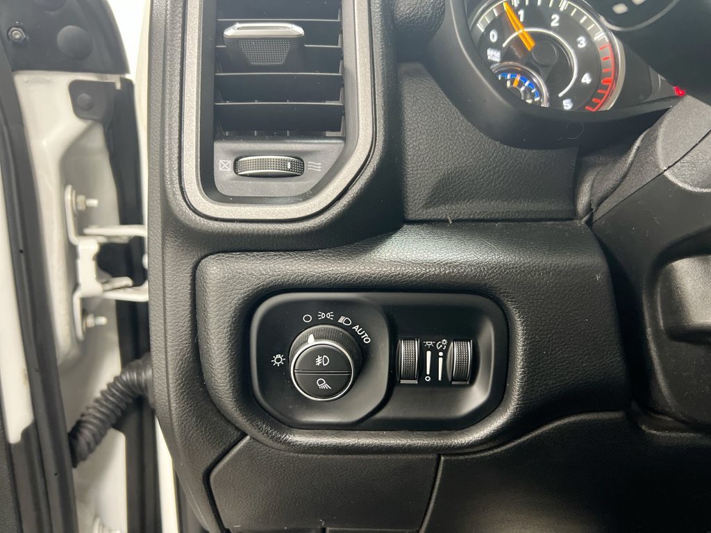Used 2020 RAM 3500 Tradesman w/ Chrome Appearance Group AWD/4WD image 12