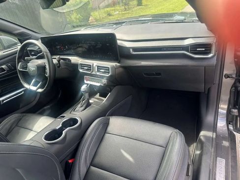 Used 2025 Ford Mustang Premium RWD image 16