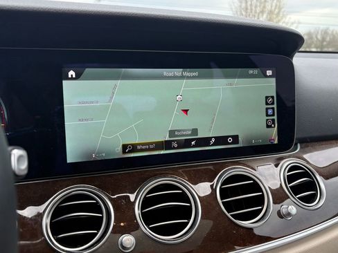 Certified 2022 Mercedes-Benz E 350 4MATIC Sedan image 11