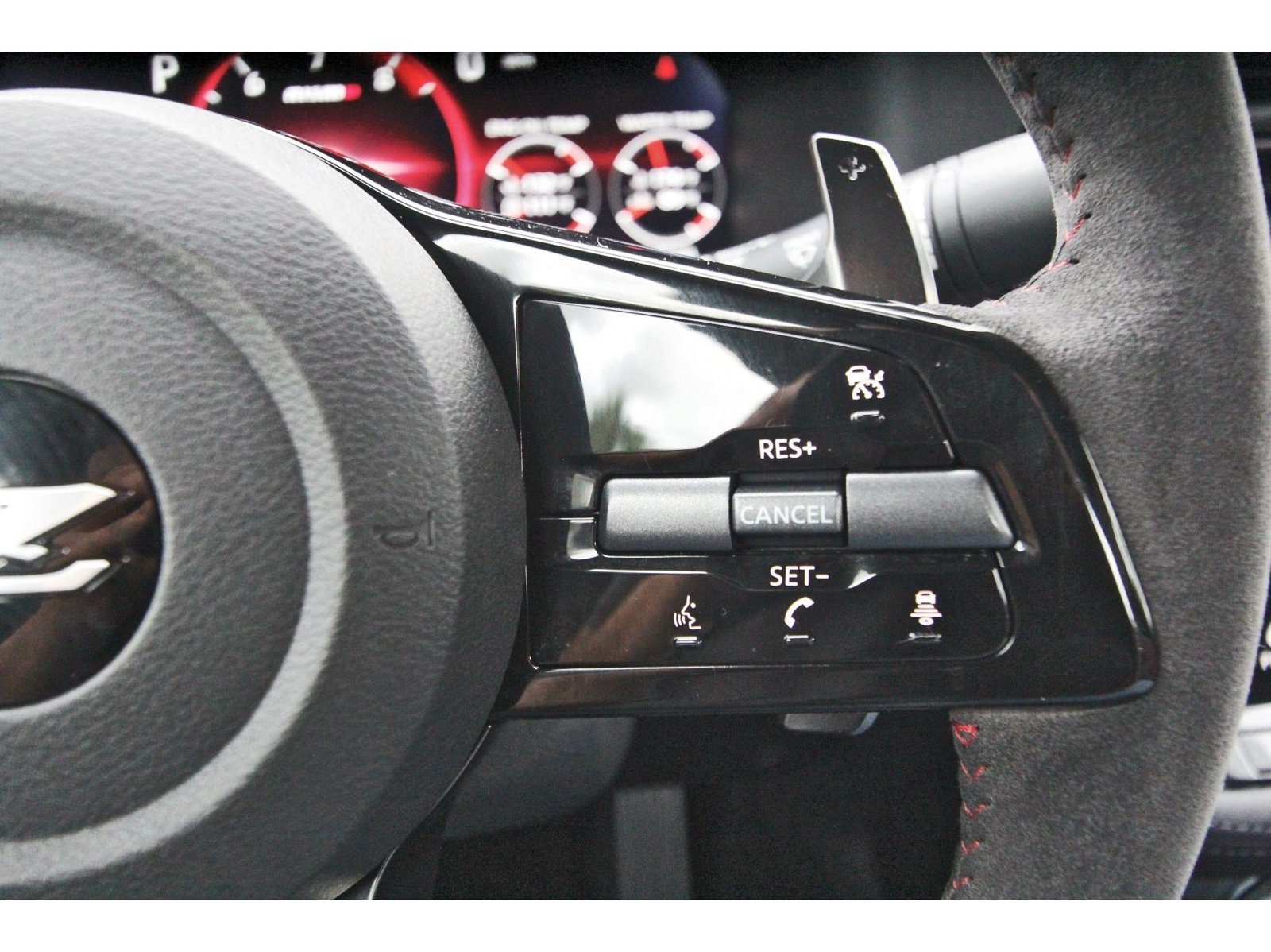 Used 2024 Nissan Z NISMO w/ Floor Mat Package RWD image 13