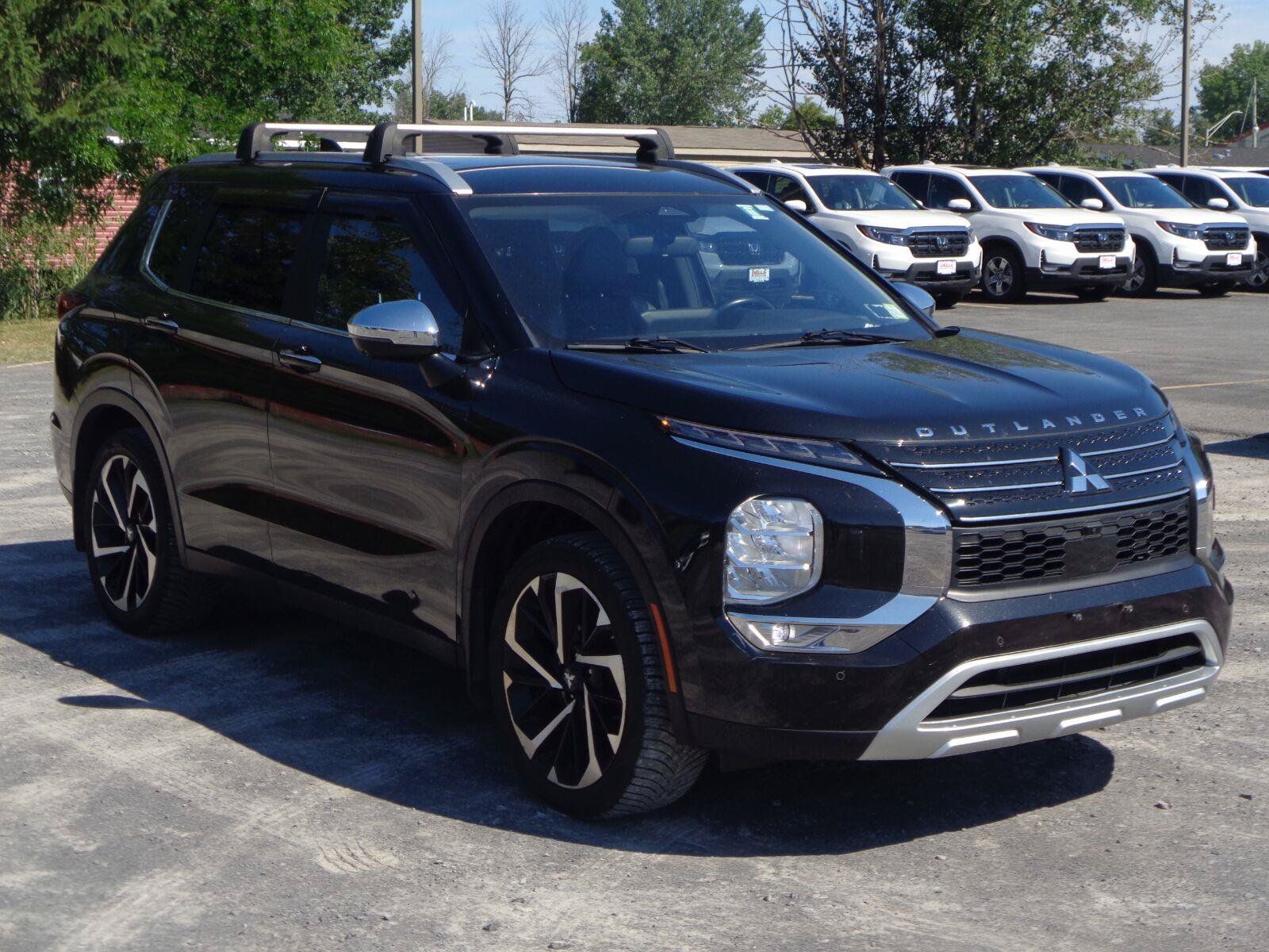 Used 2022 Mitsubishi Outlander SE AWD/4WD image 3