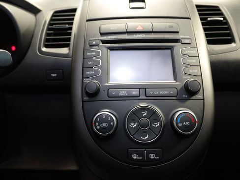 Used 2013 Kia Soul + w/ Audio Pkg image 23