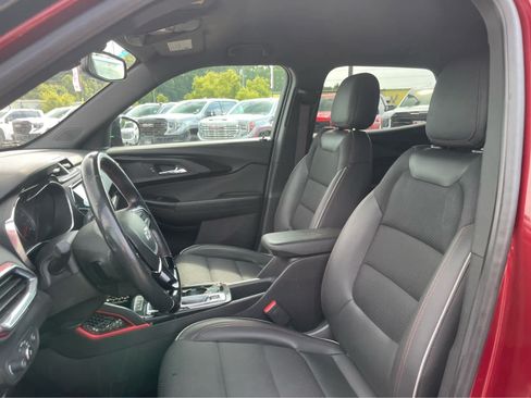 Used 2022 Chevrolet TrailBlazer RS w/ Technology Package FWD image 12