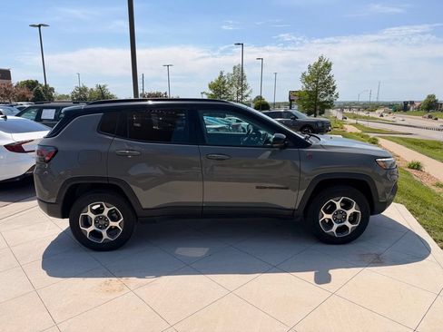 Used 2022 Jeep Compass Trailhawk w/ Trailhawk Elite Group AWD/4WD image 8