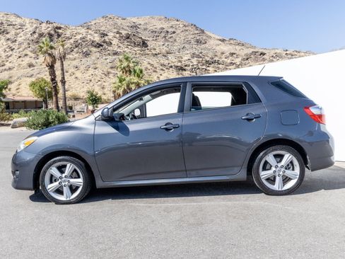 Used 2010 Toyota Matrix S w/ All Weather Guard Pkg FWD image 6