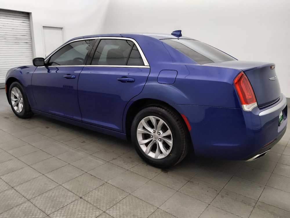 Used 2021 Chrysler 300 Touring RWD image 3