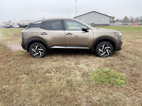 New 2026 Nissan Kicks SV w/ SV Premium Package image 4