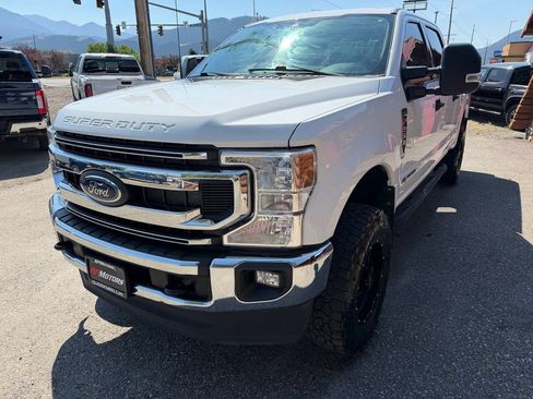 Used 2022 Ford F250 XLT w/ XLT Value Package AWD/4WD image 4