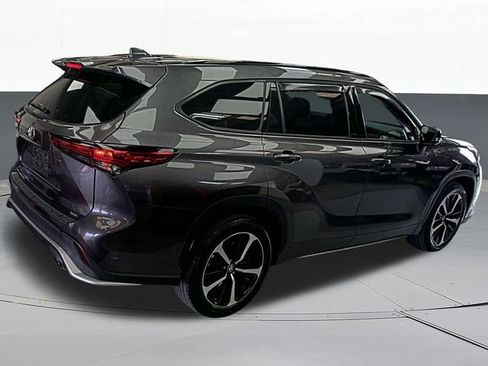 Used 2022 Toyota Highlander XSE image 4