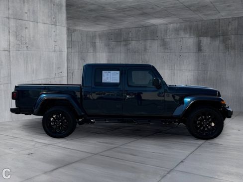 Used 2025 Jeep Gladiator Sport AWD/4WD image 8