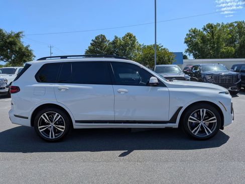 Used 2024 BMW X7 xDrive40i w/ M Sport Package AWD/4WD image 2
