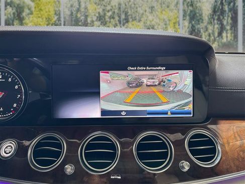 Used 2019 Mercedes-Benz E 300 4MATIC image 28