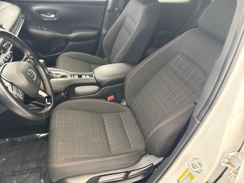 Used 2025 Honda HR-V Sport image 11