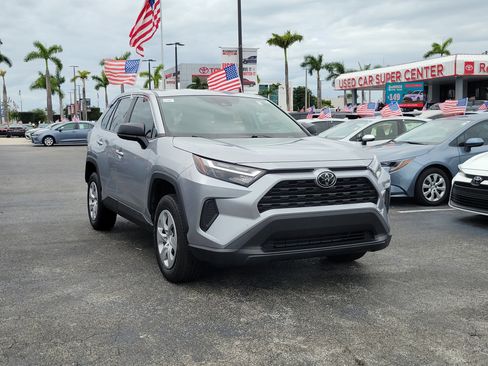 Used 2024 Toyota RAV4 LE FWD image 2
