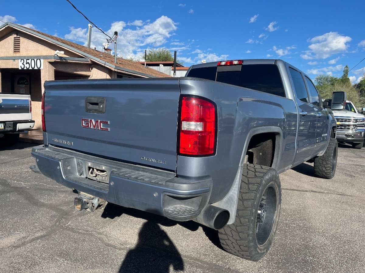 Used 2016 GMC Sierra 3500 Denali w/ Suspension Package, Off-Road AWD/4WD image 3