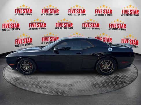 Used 2020 Dodge Challenger SXT image 4
