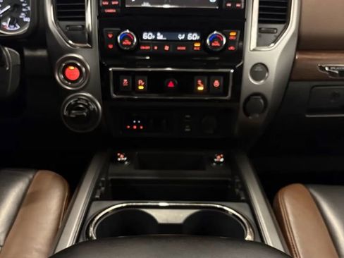 Used 2017 Nissan Titan Platinum Reserve image 27