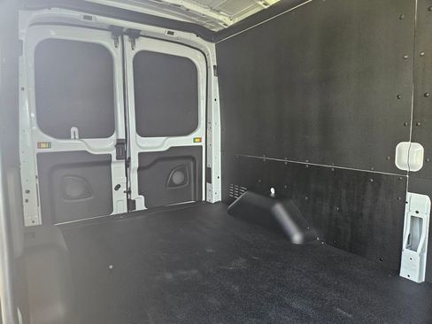 New 2026 Ford Transit 250 148 Medium Roof w/ Load Area Protection Package RWD image 20