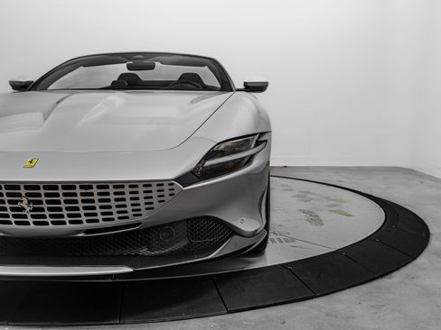 Certified 2025 Ferrari Roma Base image 44