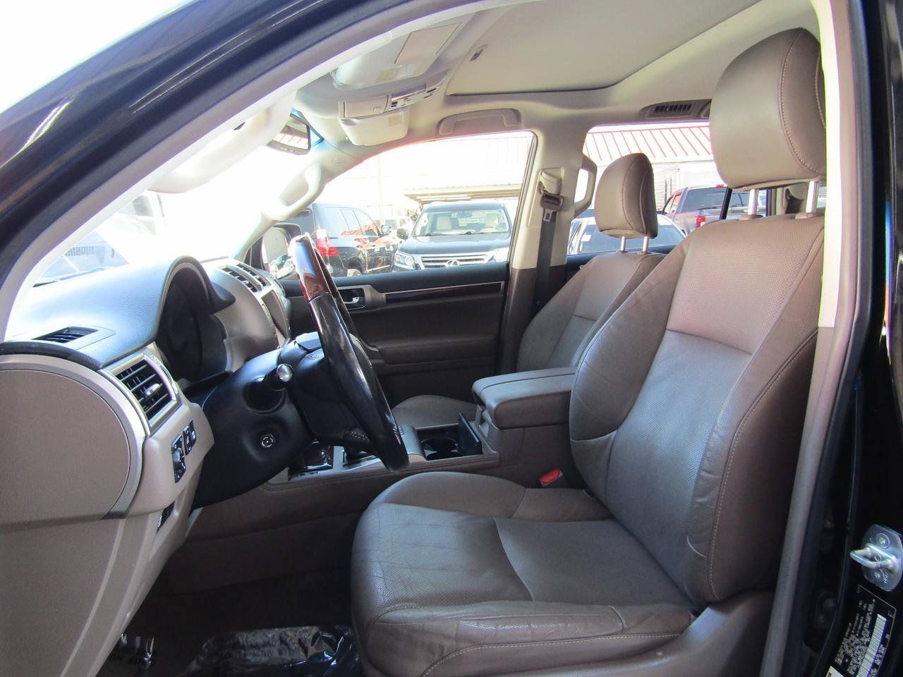 Used 2018 Lexus GX 460 Premium w/ Premium Package AWD/4WD image 9