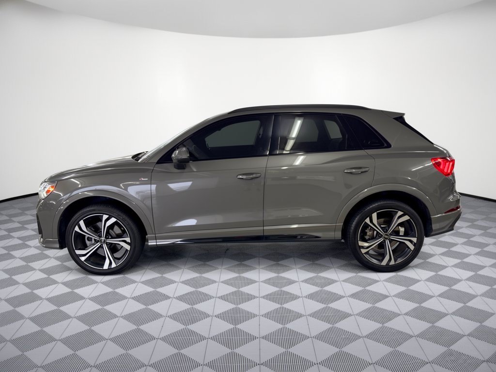 Used 2023 Audi Q3 2.0T Premium Plus w/ Premium Plus Package AWD/4WD image 2