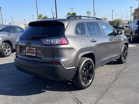 Used 2021 Jeep Cherokee Latitude Plus image 3