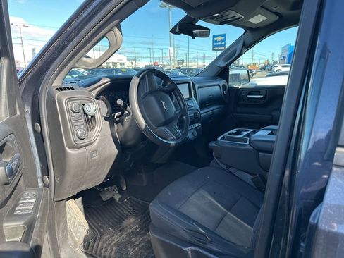 Used 2022 Chevrolet Silverado 1500 Custom Trail Boss w/ LPO, Dark Essentials Package image 8