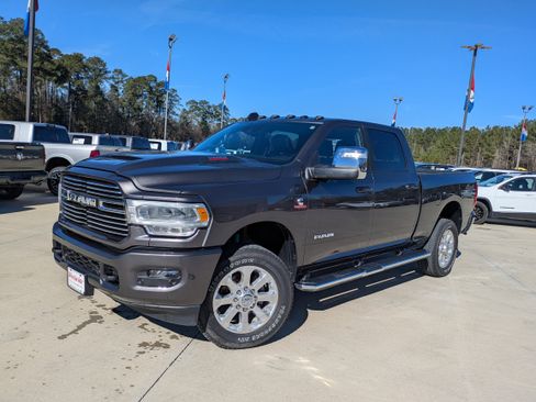 Used 2024 RAM 2500 Laramie w/ Sport Appearance Package image 4