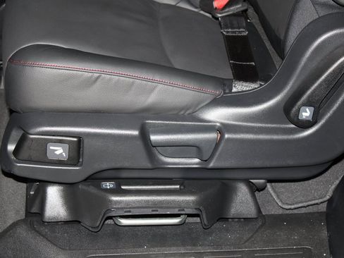 Certified 2024 Honda Odyssey Sport image 18