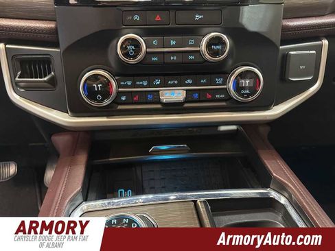 Used 2024 Ford Expedition Limited image 18