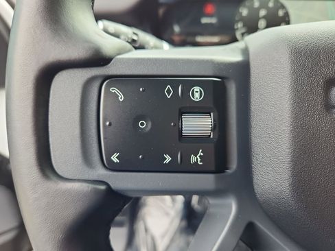 Used 2024 Land Rover Defender 110 X-Dynamic SE image 17