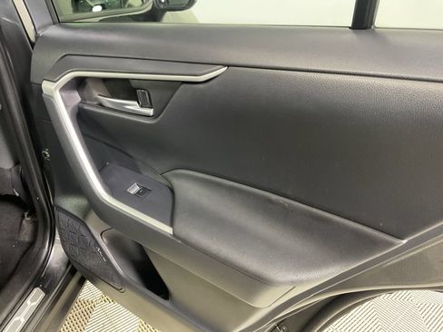 Used 2025 Toyota RAV4 XLE AWD/4WD image 20