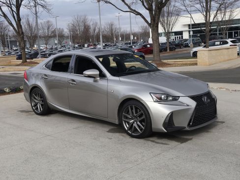 Used 2019 Lexus IS 350 F Sport image 2