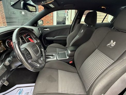 Used 2019 Dodge Charger Scat Pack image 9