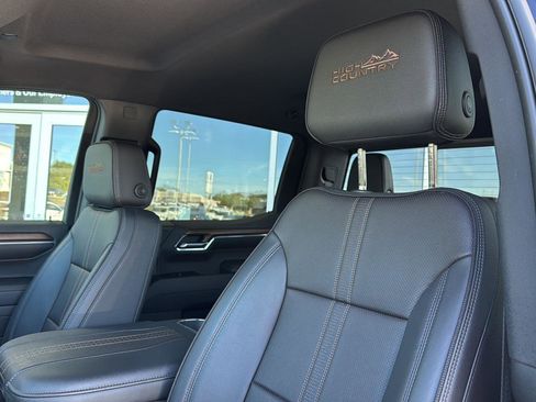 Used 2023 Chevrolet Silverado 1500 High Country w/ Technology Package image 28