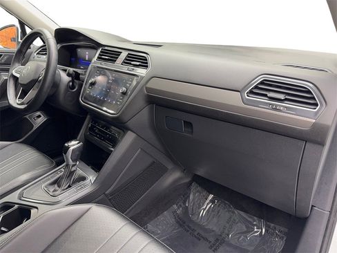 Used 2022 Volkswagen Tiguan SE image 56