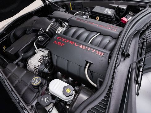 Used 2008 Chevrolet Corvette Coupe w/ Z51 Performance Package image 3