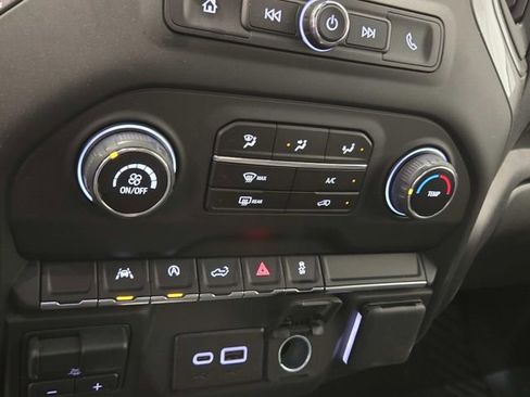 Certified 2024 Chevrolet Silverado 1500 Custom image 24