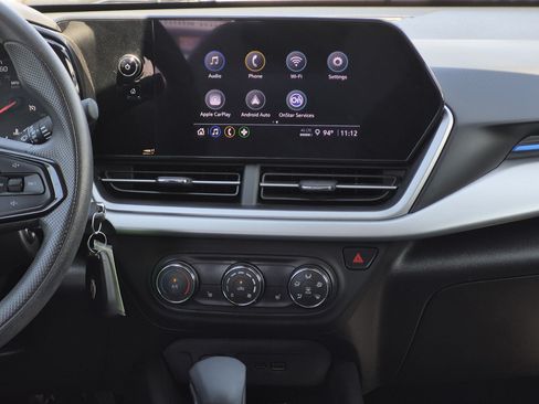 Used 2025 Chevrolet Trax LS w/ LS Convenience Package FWD image 15
