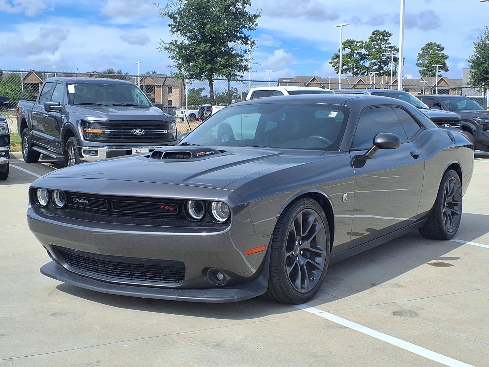 Used 2022 Dodge Challenger R/T Scat Pack w/ Shaker Package RWD image 3