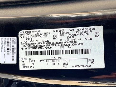 Used 2021 Ford F250 Lariat w/ Lariat Ultimate Package AWD/4WD image 32